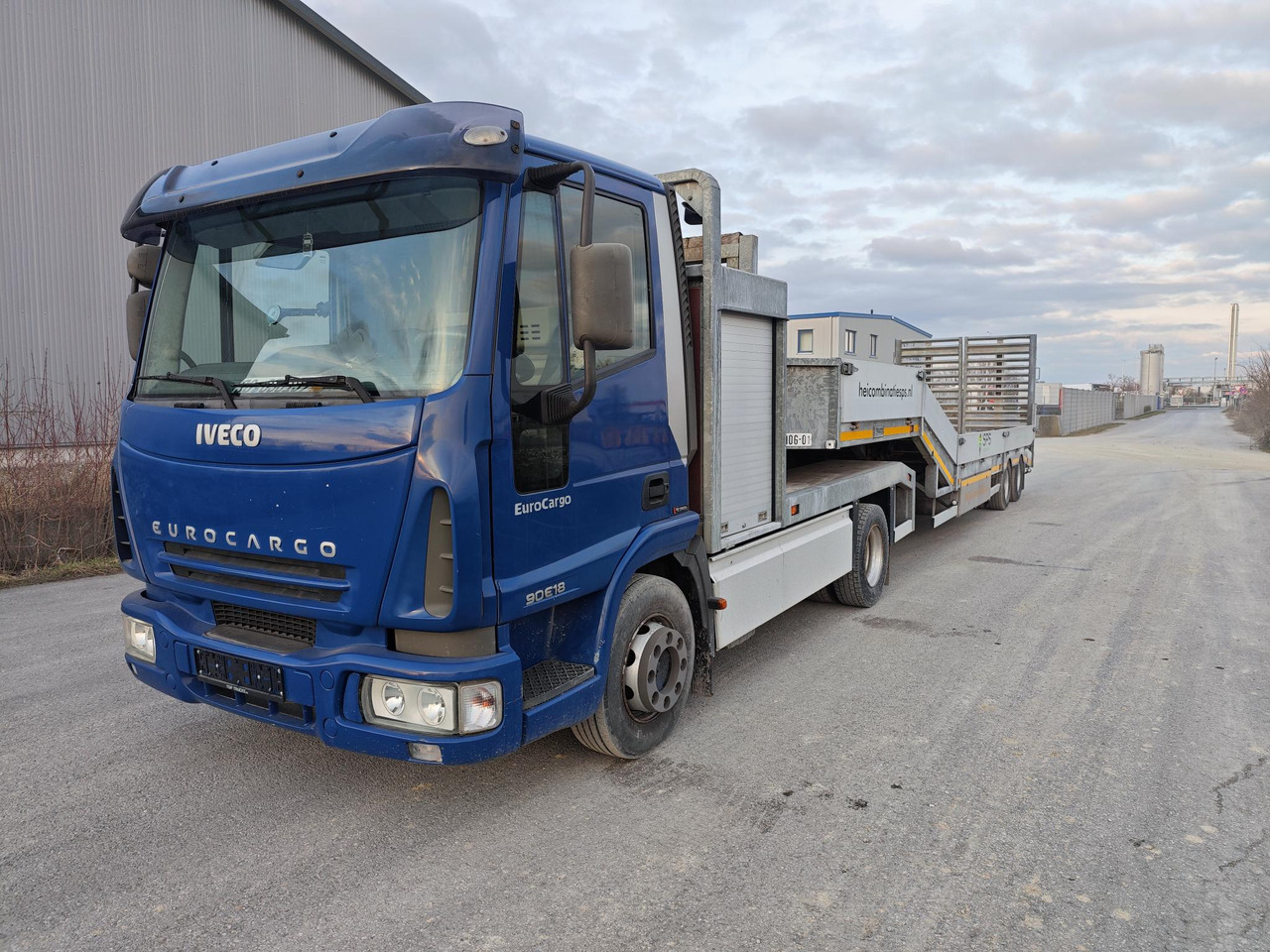 VELDHUIZEN P38-2 & Iveco Eurocargo 90E18 - Semi-remorque surbaissé: photos 1 VELDHUIZEN P38-2 & Iveco Eurocargo 90E18 - Semi-remorque surbaissé: photos 1
