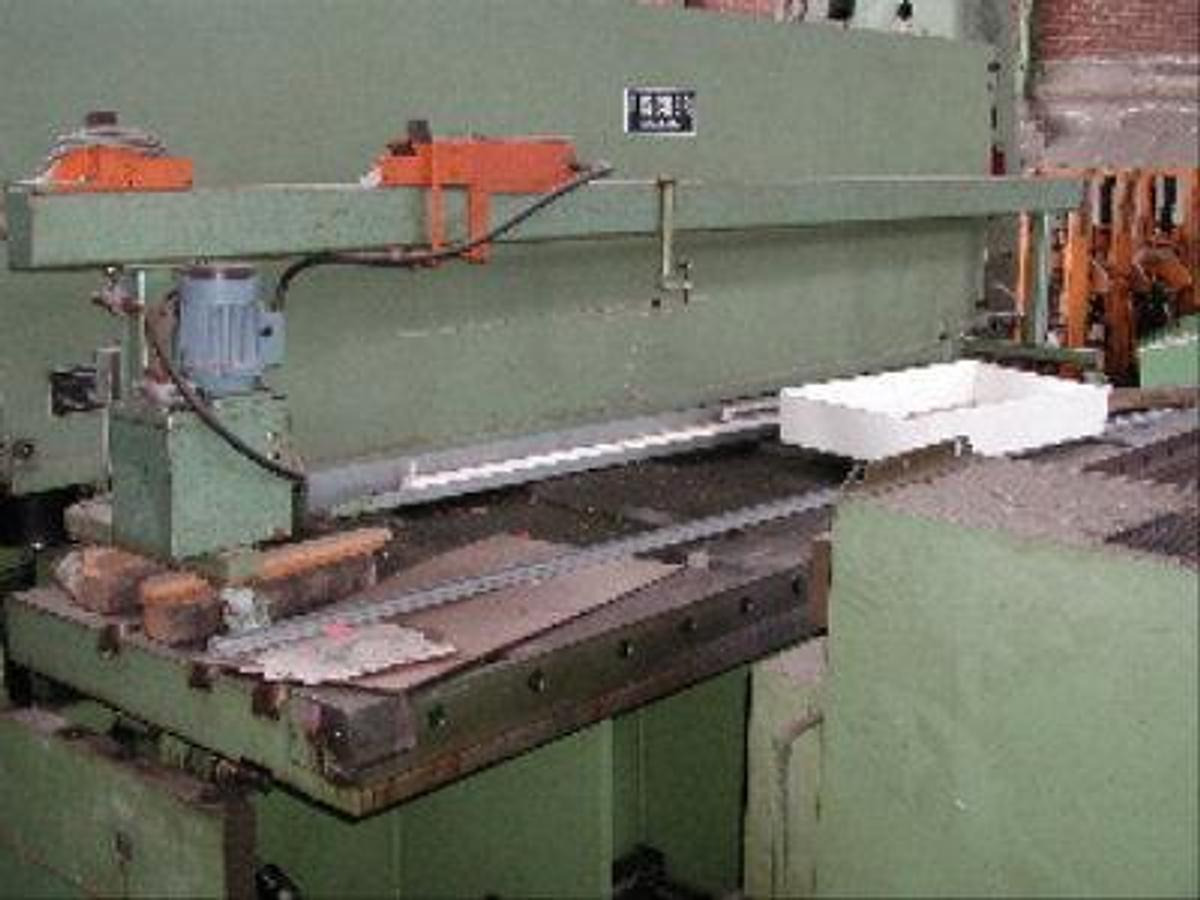 Alu-Fensterrahmenpresse - Machine-outil: photos 1 Alu-Fensterrahmenpresse - Machine-outil: photos 1