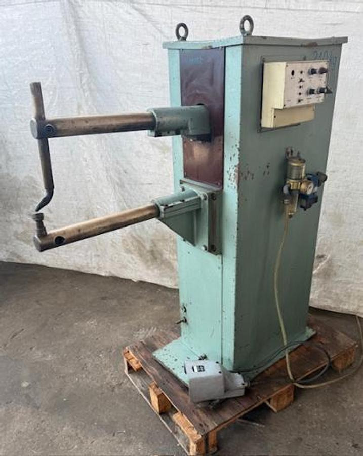 Punktschweißmaschine JOISTEN & KETTENBAUM - Equipement de soudage: photos 1 Punktschweißmaschine JOISTEN & KETTENBAUM - Equipement de soudage: photos 1