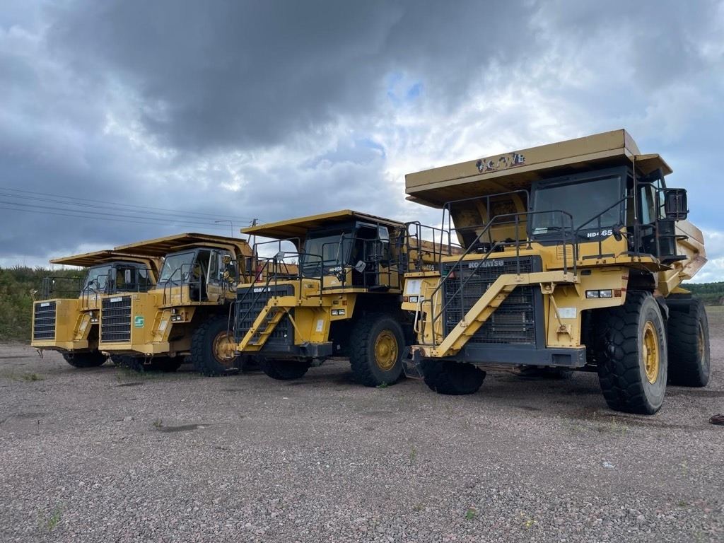 Komatsu HD 465-7E0, HD 405-7, HD 405-6, total 4 pcs - Tombereau rigide: photos 1 Komatsu HD 465-7E0, HD 405-7, HD 405-6, total 4 pcs - Tombereau rigide: photos 1