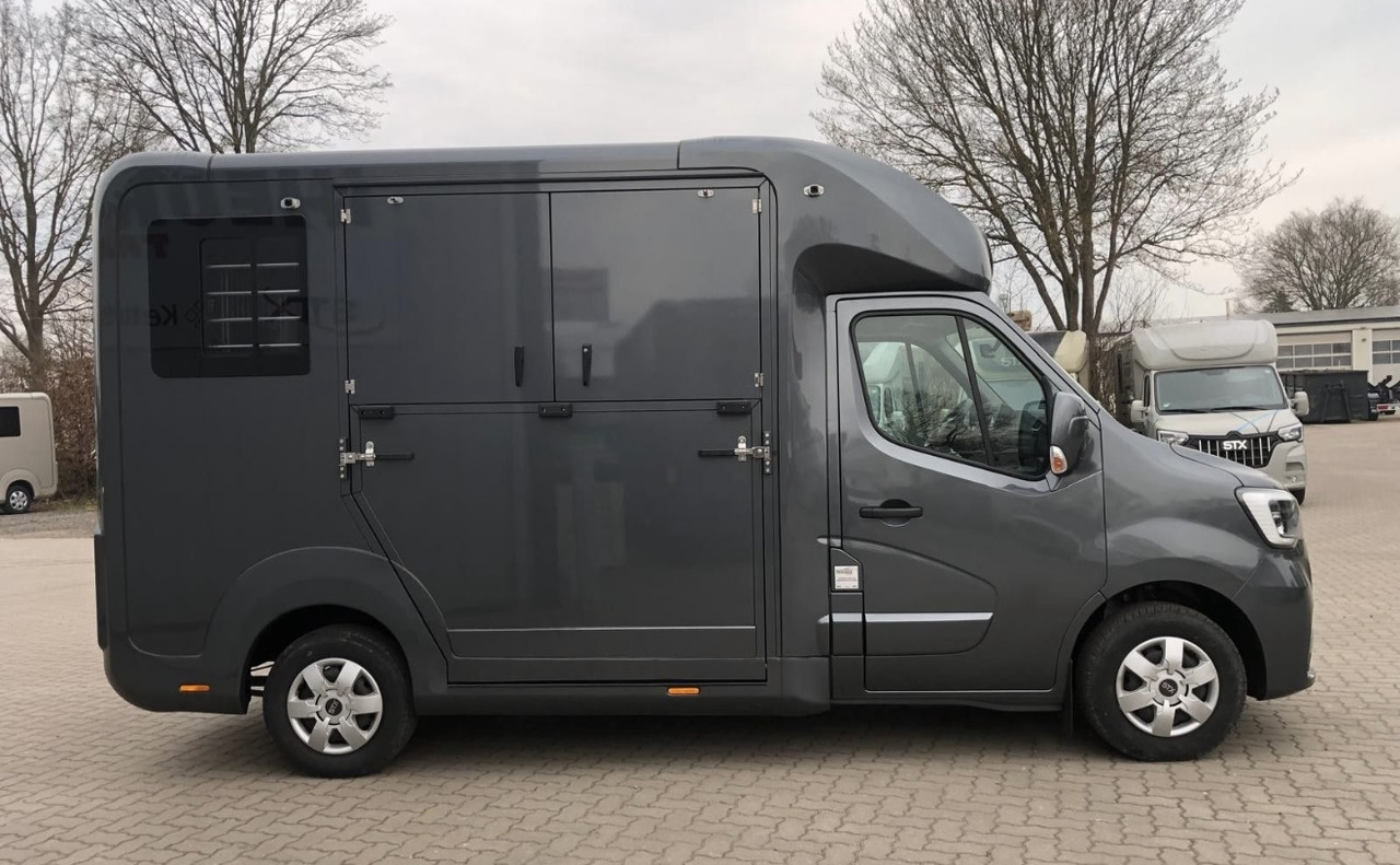 RENAULT Master - Camion chevaux: photos 1 RENAULT Master - Camion chevaux: photos 1