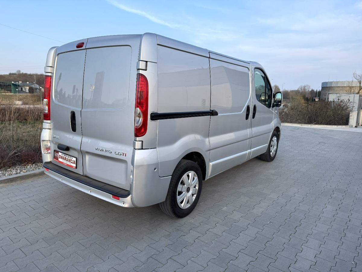 Opel Vivaro 2.0 DCI 115KM Rok 2013 Sprowadzony Bezwypadkowy Nawigacja Klima - Fourgon utilitaire: photos 4 Opel Vivaro 2.0 DCI 115KM Rok 2013 Sprowadzony Bezwypadkowy Nawigacja Klima - Fourgon utilitaire: photos 4