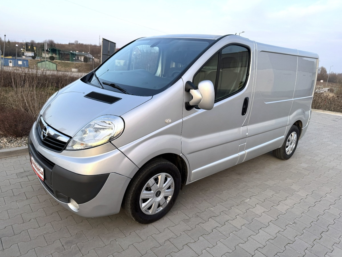 Opel Vivaro 2.0 DCI 115KM Rok 2013 Sprowadzony Bezwypadkowy Nawigacja Klima - Fourgon utilitaire: photos 1 Opel Vivaro 2.0 DCI 115KM Rok 2013 Sprowadzony Bezwypadkowy Nawigacja Klima - Fourgon utilitaire: photos 1