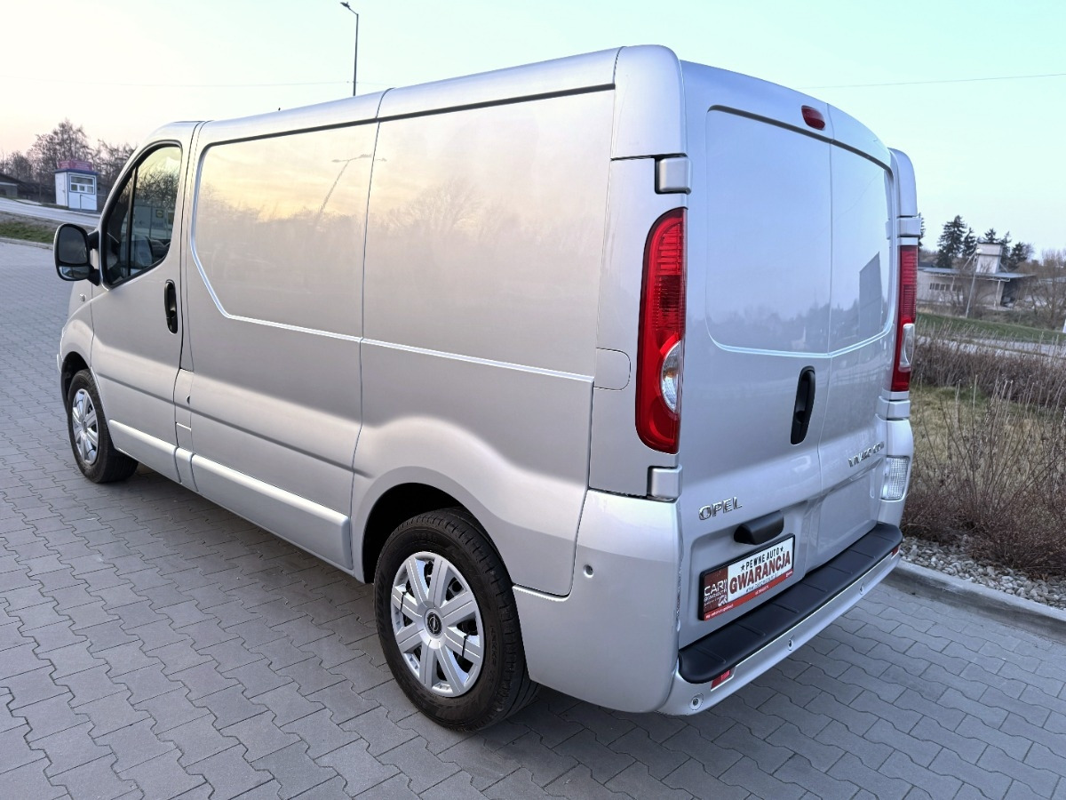 Opel Vivaro 2.0 DCI 115KM Rok 2013 Sprowadzony Bezwypadkowy Nawigacja Klima - Fourgon utilitaire: photos 3 Opel Vivaro 2.0 DCI 115KM Rok 2013 Sprowadzony Bezwypadkowy Nawigacja Klima - Fourgon utilitaire: photos 3
