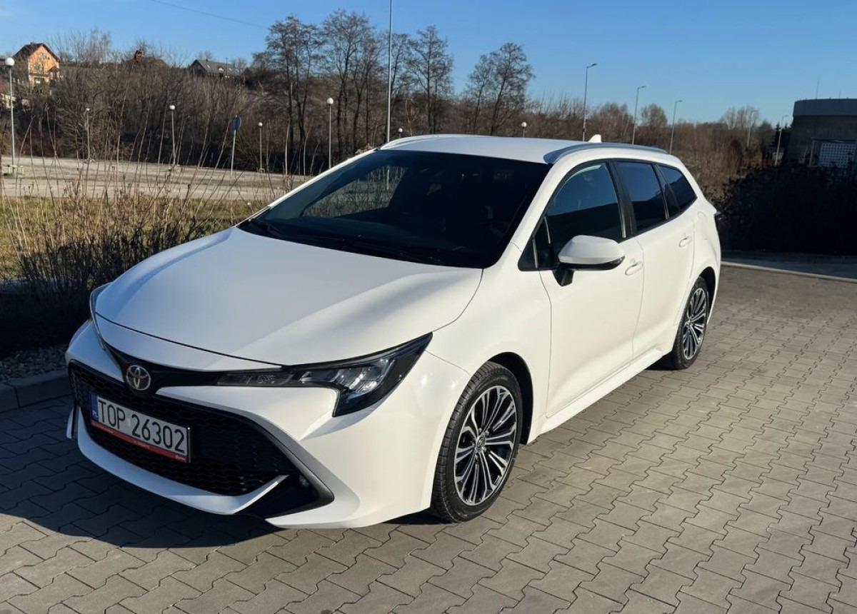 Toyota Corolla 1.8 Hybrid Active Niski przebieg LED FV23 W SUPER STANIE - Voiture break: photos 3 Toyota Corolla 1.8 Hybrid Active Niski przebieg LED FV23 W SUPER STANIE - Voiture break: photos 3