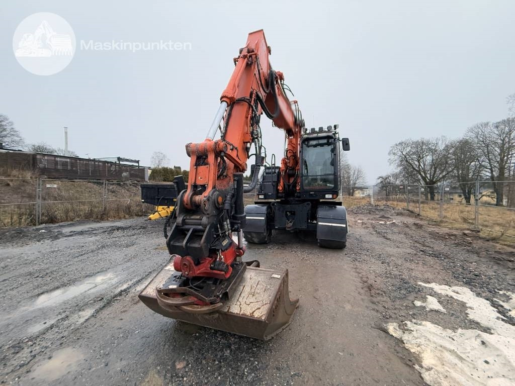 Hitachi ZX 170 W-5 B - Pelle sur pneus: photos 4 Hitachi ZX 170 W-5 B - Pelle sur pneus: photos 4