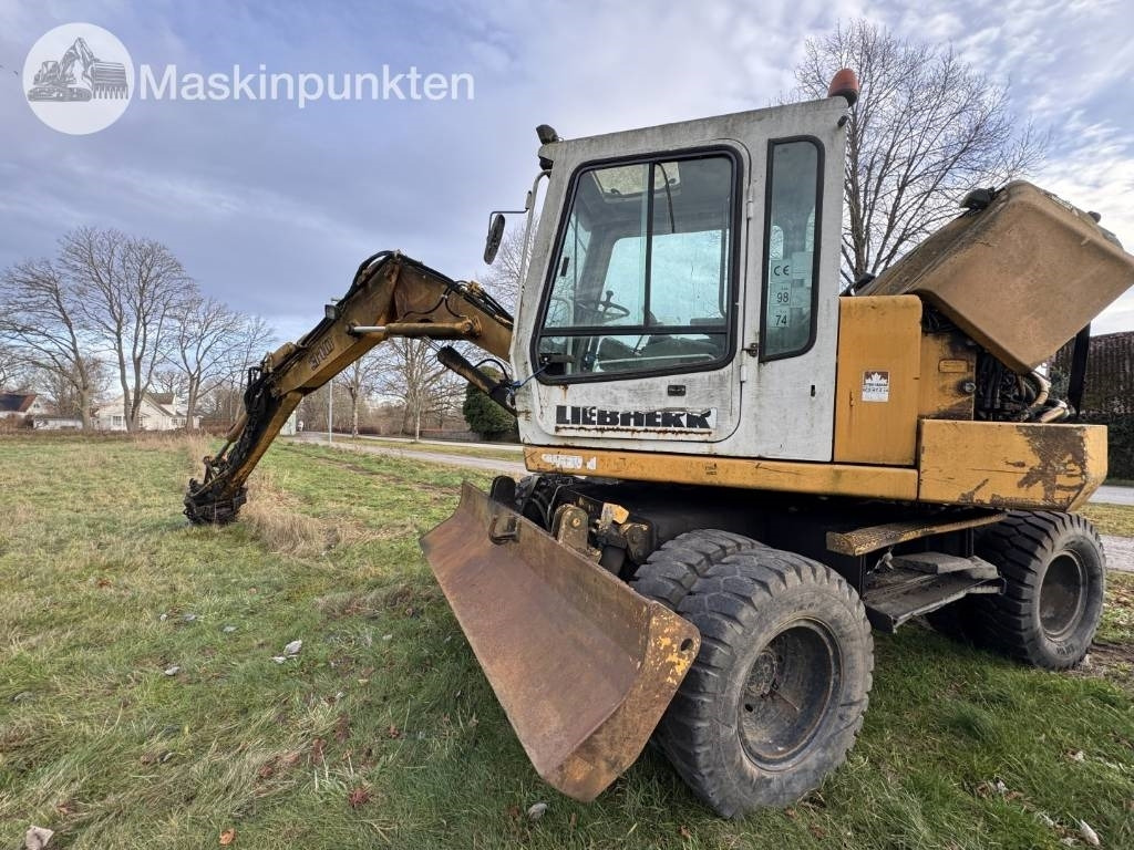 Liebherr A 310 B - Pelle sur pneus: photos 2 Liebherr A 310 B - Pelle sur pneus: photos 2