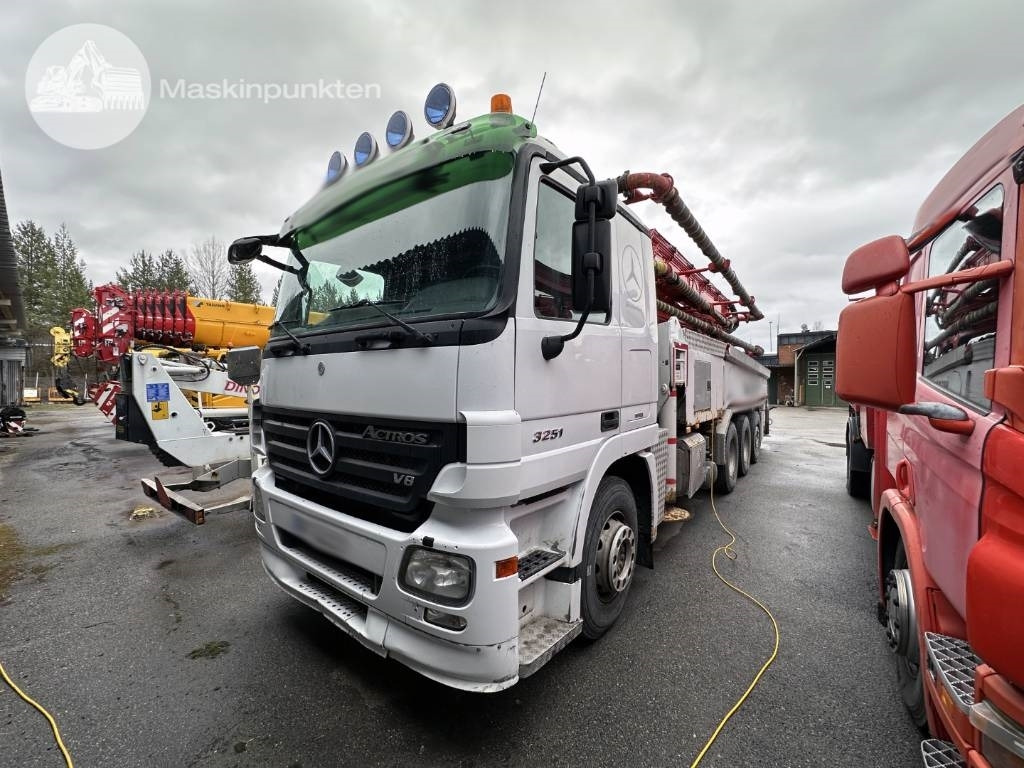 Mercedes-Benz 2651 L 8X4 Junjin jxzr42-5.16hp - Camion malaxeur: photos 1 Mercedes-Benz 2651 L 8X4 Junjin jxzr42-5.16hp - Camion malaxeur: photos 1