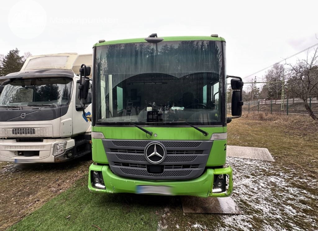 Mercedes-Benz Econic - Camion fourgon: photos 4 Mercedes-Benz Econic - Camion fourgon: photos 4