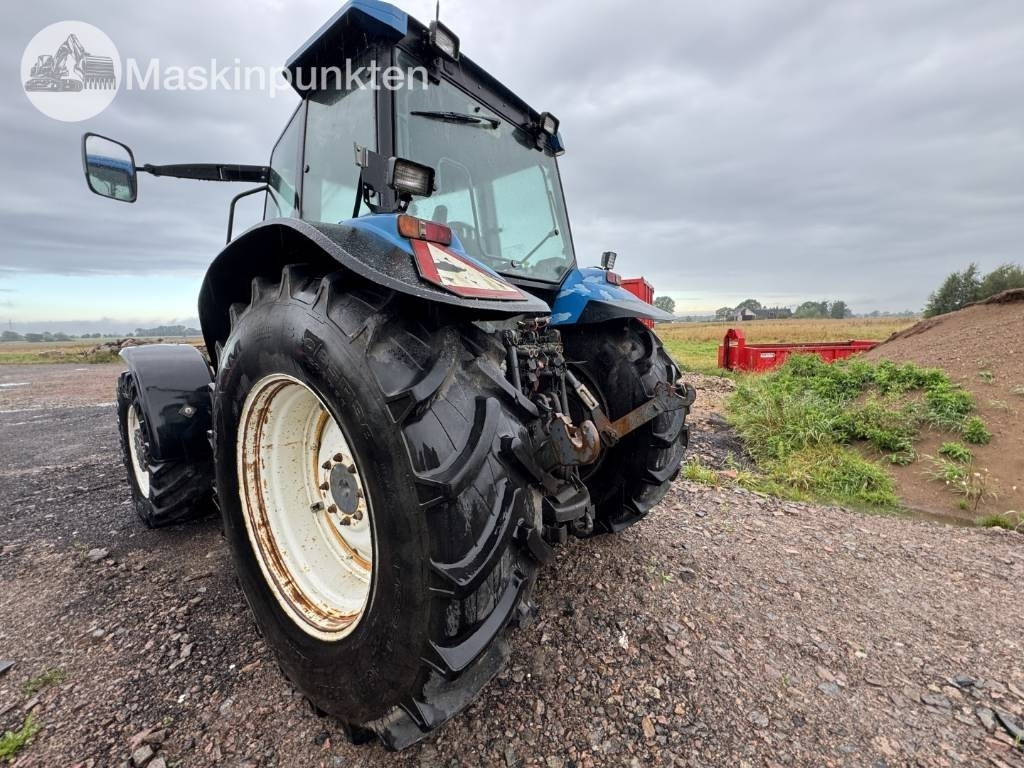 New Holland 8560 - Tracteur agricole: photos 2 New Holland 8560 - Tracteur agricole: photos 2