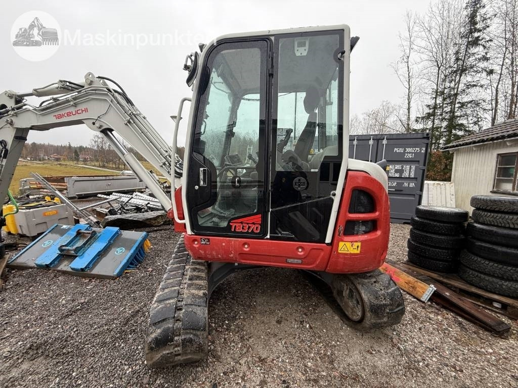 Takeuchi TB 370  - Pelle sur chenille: photos 3 Takeuchi TB 370  - Pelle sur chenille: photos 3