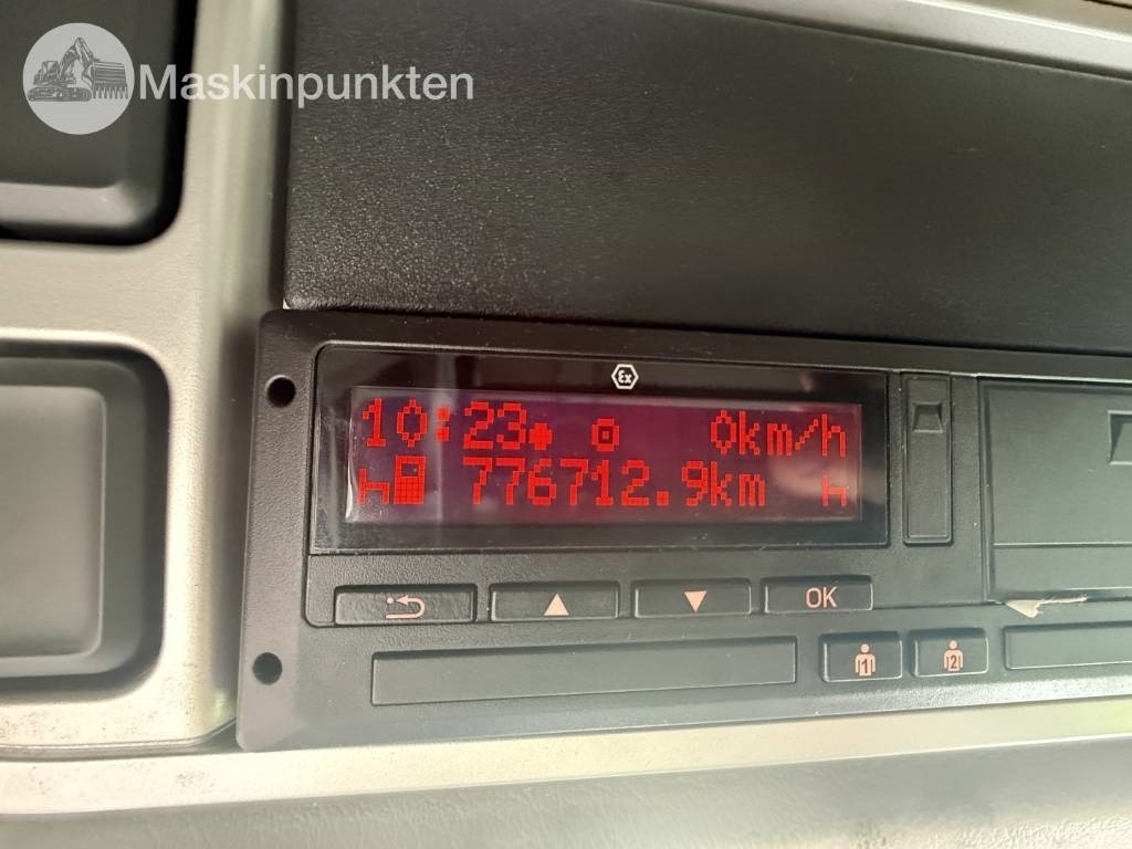 Tracteur routier DAF 530: photos 49