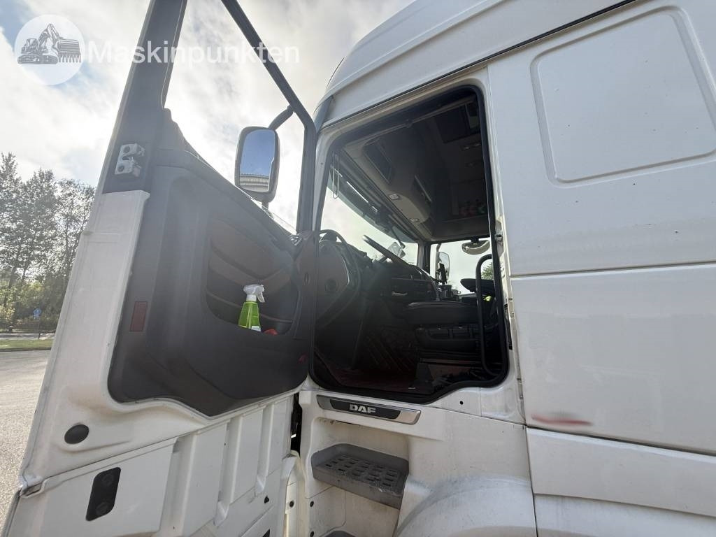 Tracteur routier DAF 530: photos 30