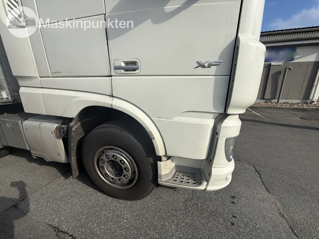 Tracteur routier DAF 530: photos 17