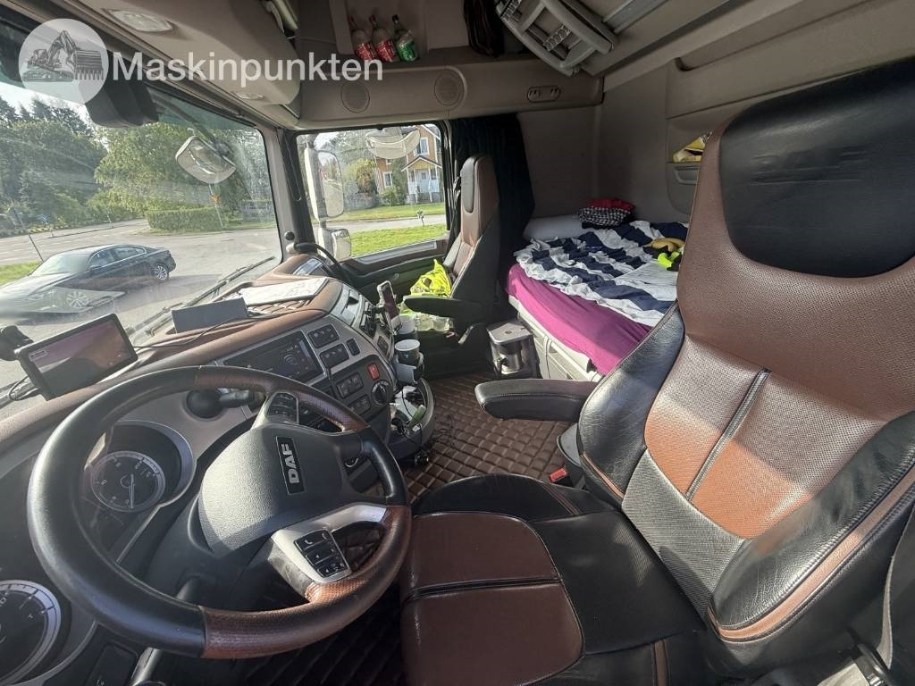 Tracteur routier DAF 530: photos 34