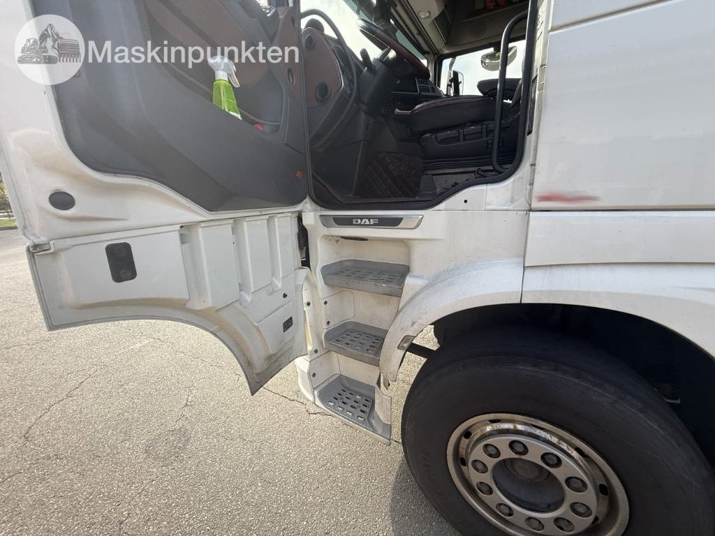 Tracteur routier DAF 530: photos 29