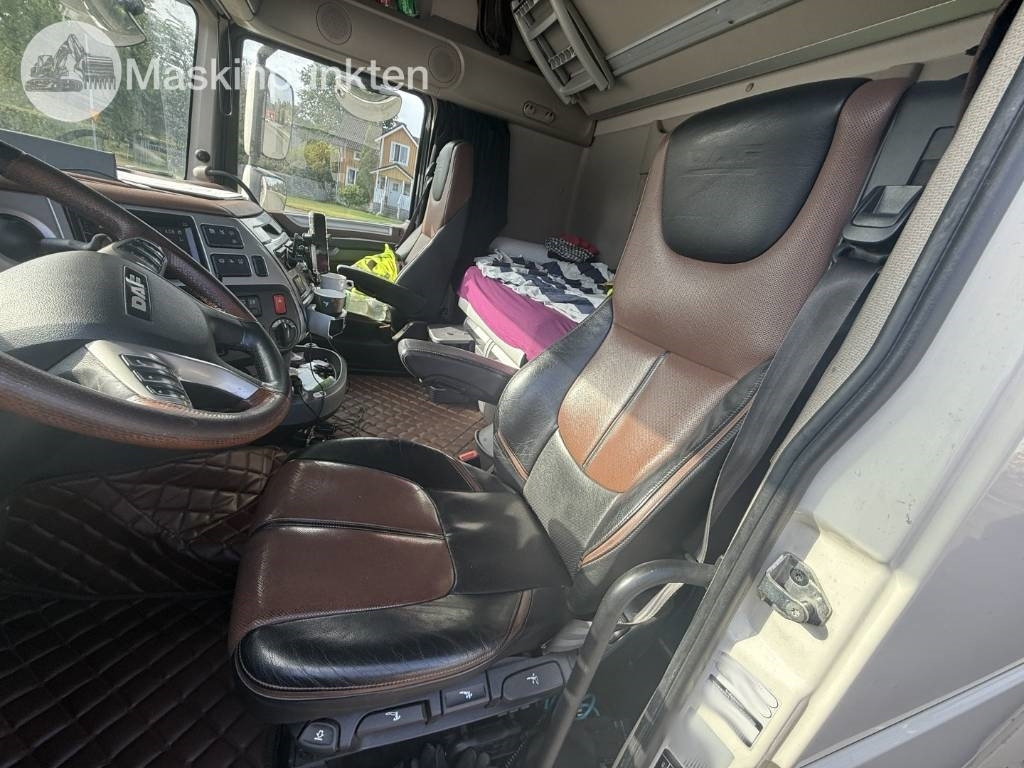 Tracteur routier DAF 530: photos 33