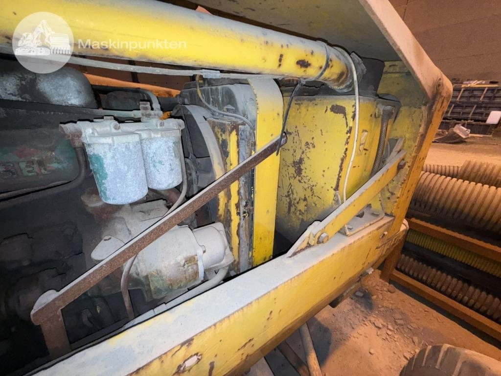 Chargeuse sur pneus Volvo BM 218: photos 21