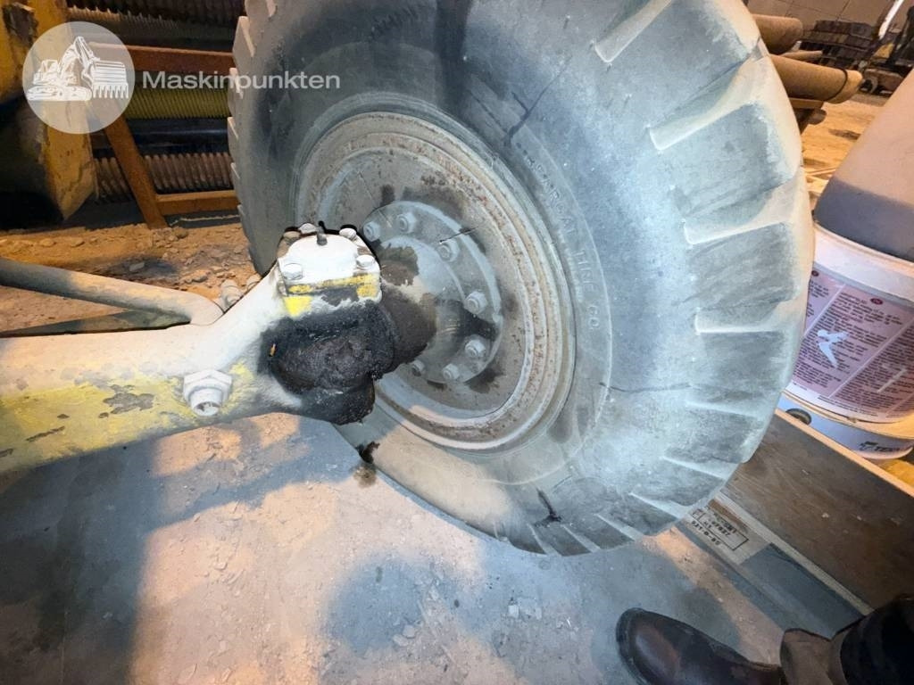 Chargeuse sur pneus Volvo BM 218: photos 24