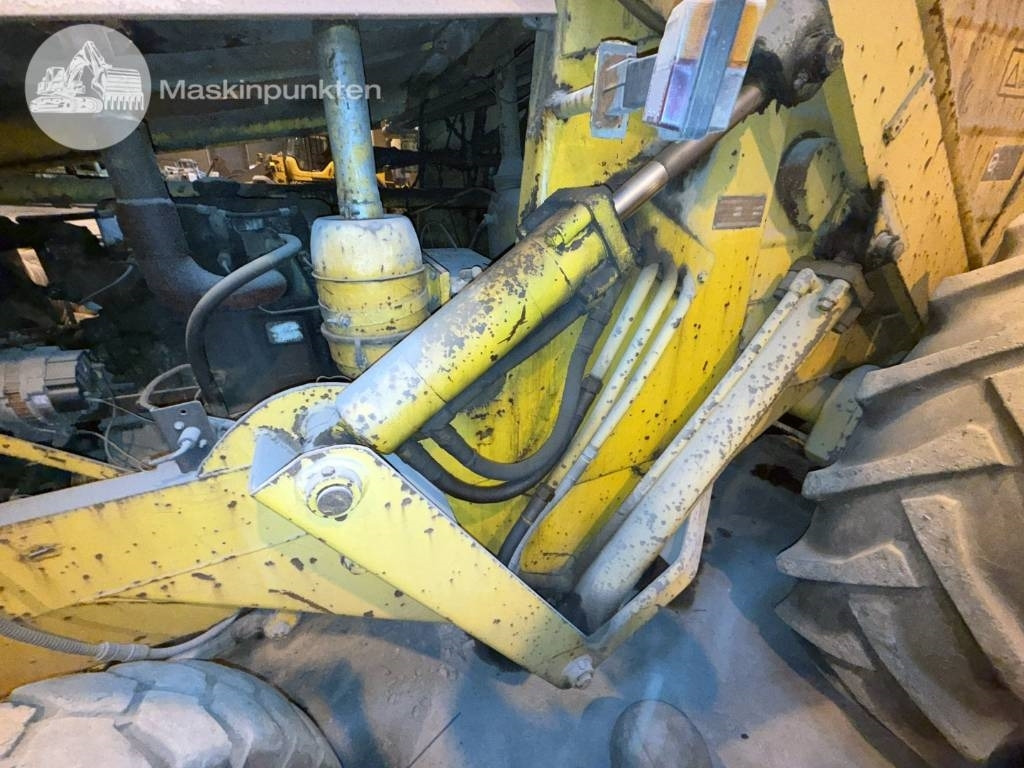 Chargeuse sur pneus Volvo BM 218: photos 30
