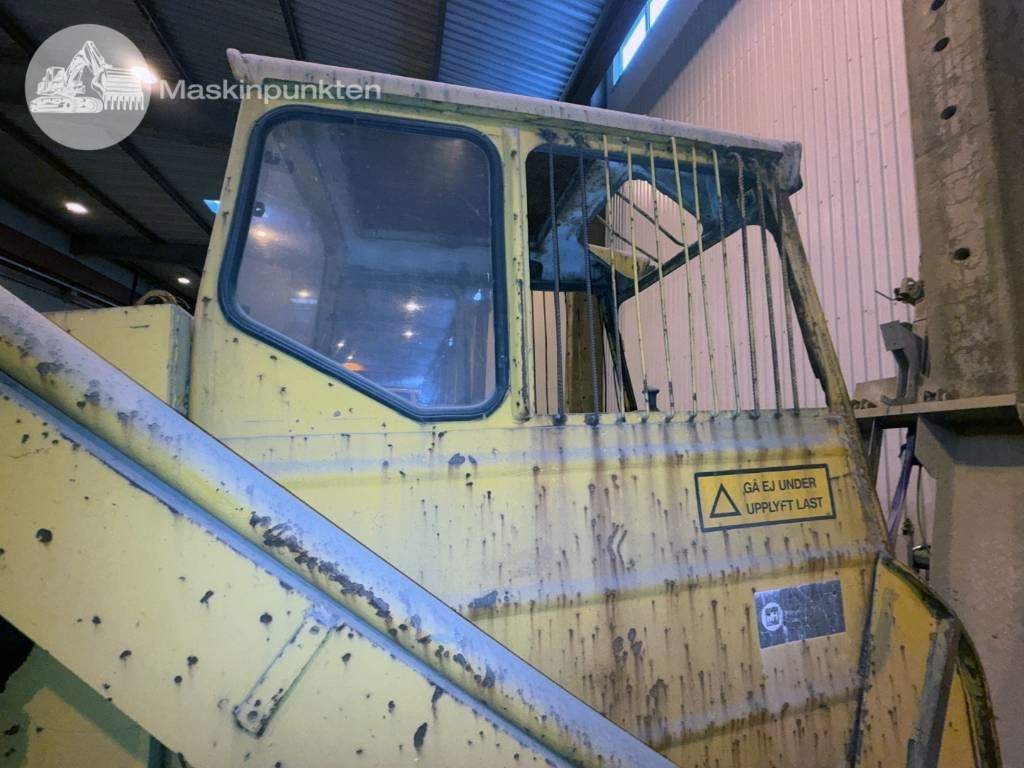 Chargeuse sur pneus Volvo BM 218: photos 32