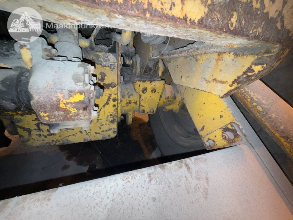 Chargeuse sur pneus Volvo BM 218: photos 7