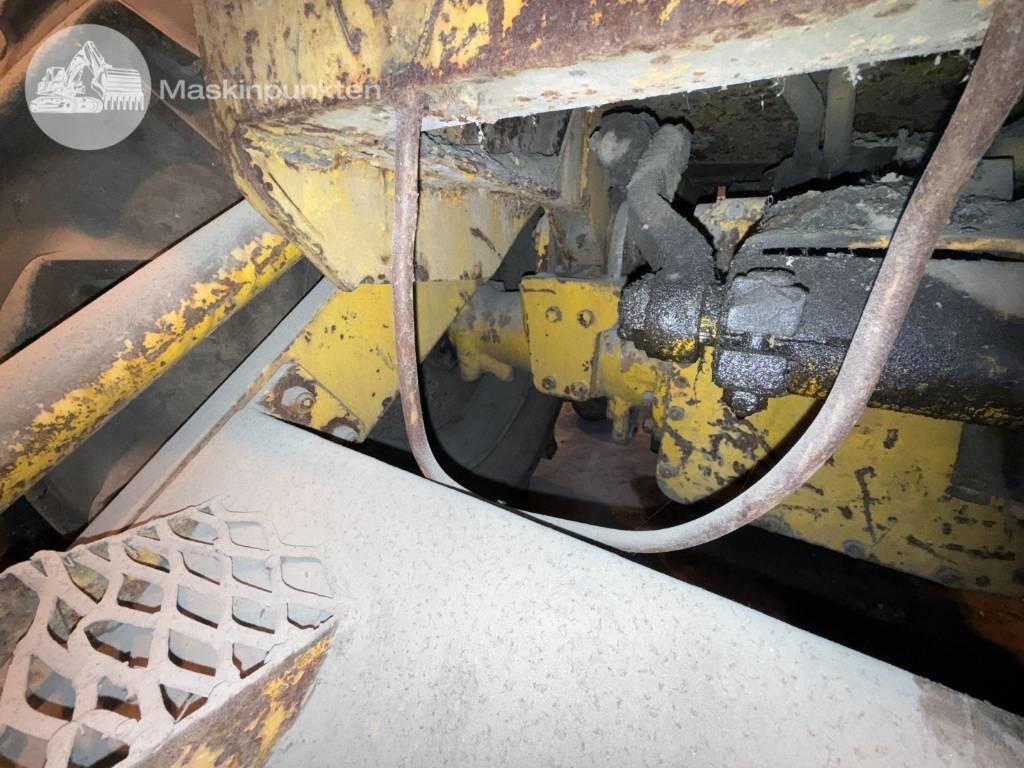 Chargeuse sur pneus Volvo BM 218: photos 8