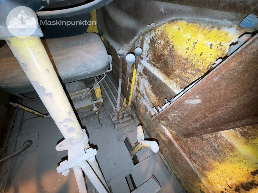 Chargeuse sur pneus Volvo BM 218: photos 16