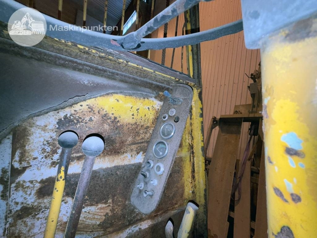 Chargeuse sur pneus Volvo BM 218: photos 15