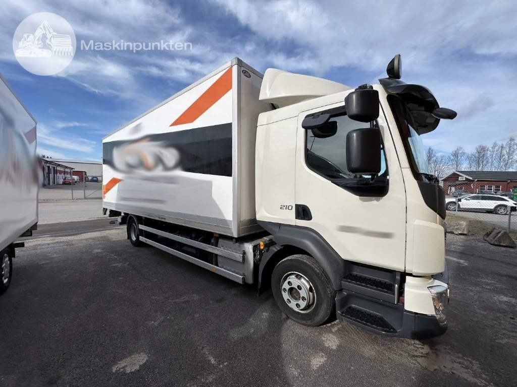 Volvo FL 210 - Camion fourgon: photos 1 Volvo FL 210 - Camion fourgon: photos 1