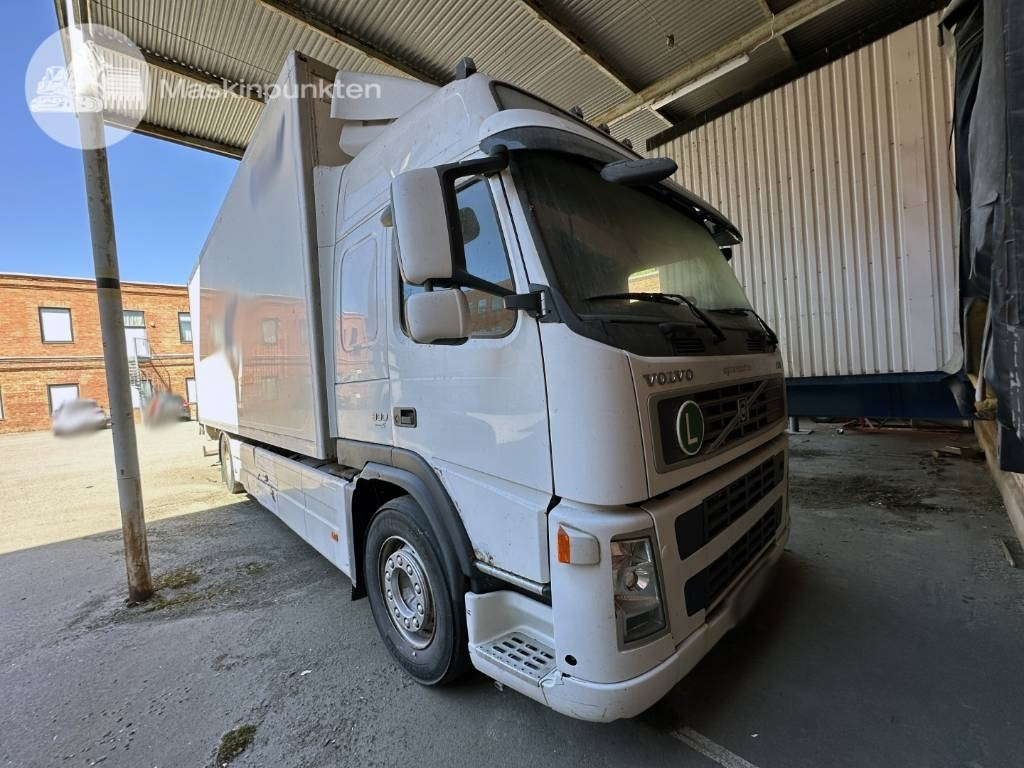 Volvo FM 300 - Camion fourgon: photos 2 Volvo FM 300 - Camion fourgon: photos 2
