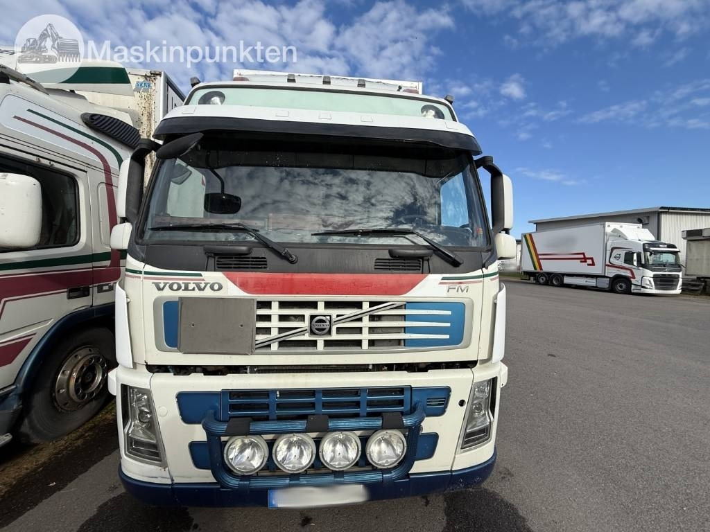 Volvo FM 440 - Camion fourgon: photos 2 Volvo FM 440 - Camion fourgon: photos 2