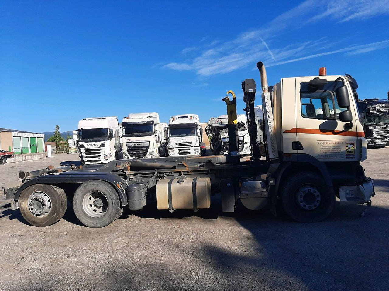 DAF CF85 FAR 85.410 POLYBENNE 6X2 - Camion ampliroll: photos 3 DAF CF85 FAR 85.410 POLYBENNE 6X2 - Camion ampliroll: photos 3