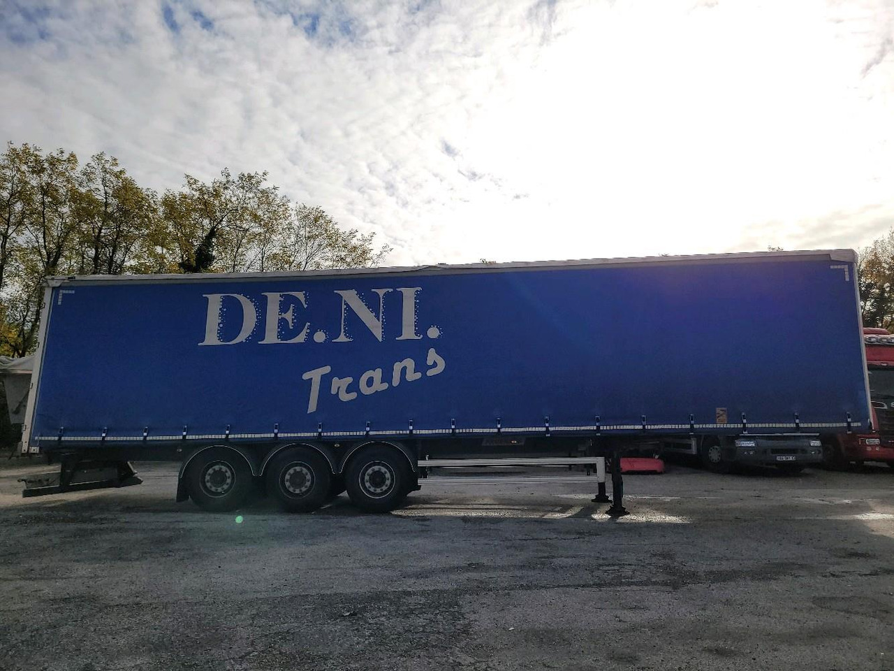 FRUEHAUF FKSRT4 - Semi-remorque rideaux coulissants: photos 3 FRUEHAUF FKSRT4 - Semi-remorque rideaux coulissants: photos 3