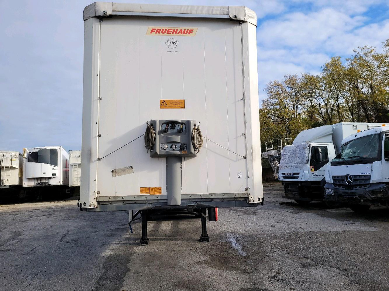 FRUEHAUF FKSRT4 - Semi-remorque rideaux coulissants: photos 2 FRUEHAUF FKSRT4 - Semi-remorque rideaux coulissants: photos 2