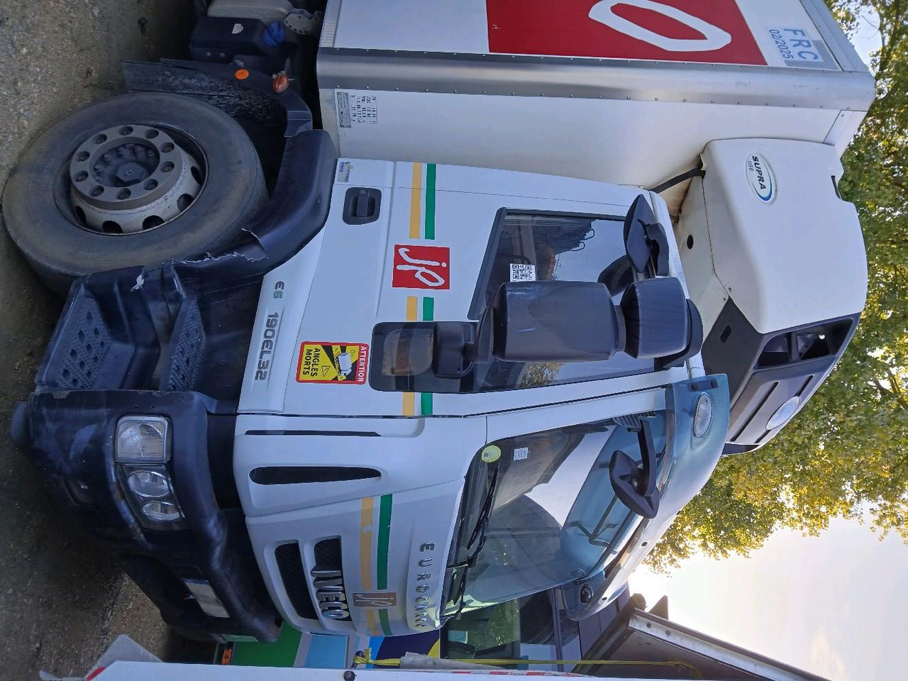 IVECO PORTEUR FRIGO 190E32 - Camion frigorifique: photos 1 IVECO PORTEUR FRIGO 190E32 - Camion frigorifique: photos 1