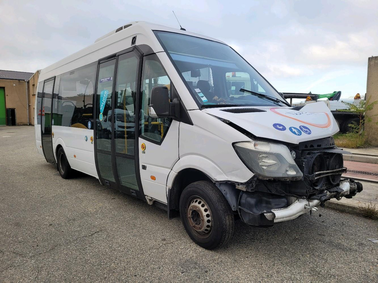 MERCEDES SPRINTER II CHASSIS 5.0T 516 C - Minibus, Transport de personnes: photos 1 MERCEDES SPRINTER II CHASSIS 5.0T 516 C - Minibus, Transport de personnes: photos 1