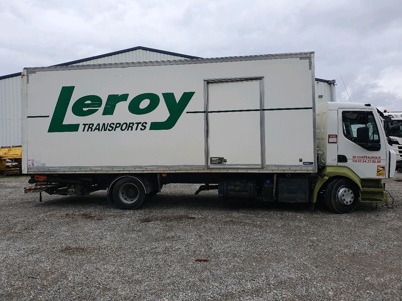 RENAULT D 12 DTI 215 - Camion fourgon: photos 3 RENAULT D 12 DTI 215 - Camion fourgon: photos 3