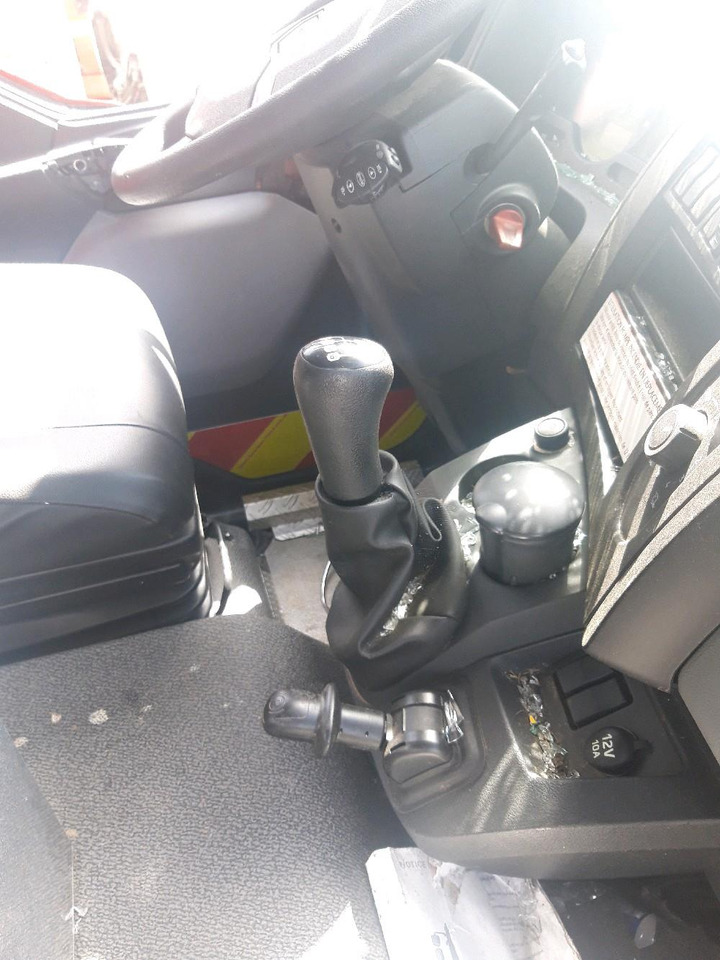 Camion de pompier RENAULT D 4X4 TOUT-TERRAIN INCENDIE: photos 14