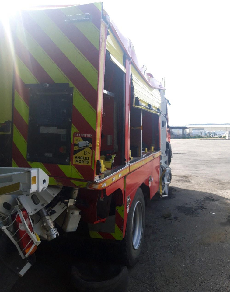 Camion de pompier RENAULT D 4X4 TOUT-TERRAIN INCENDIE: photos 7