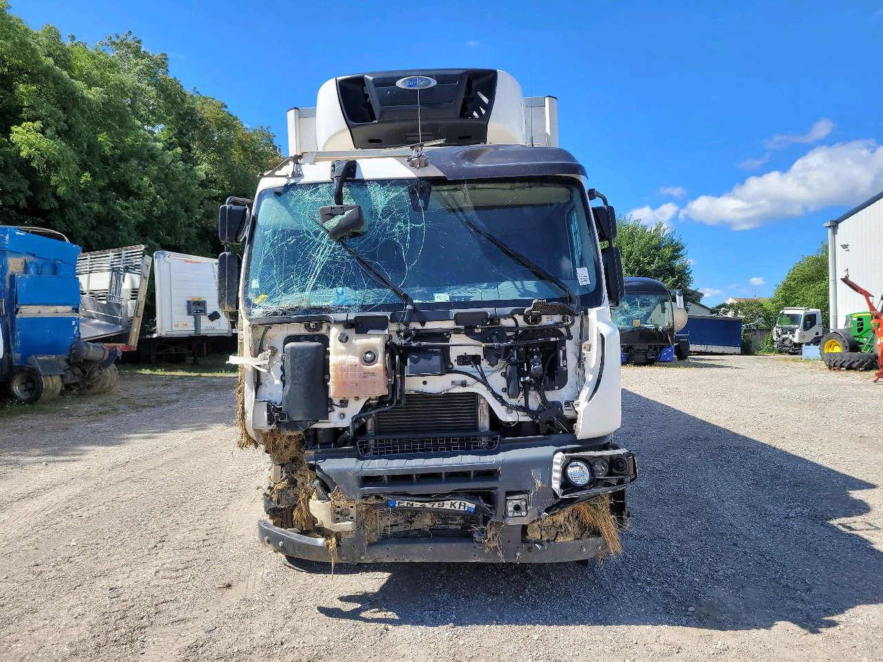 RENAULT D WIDE - Camion frigorifique: photos 2 RENAULT D WIDE - Camion frigorifique: photos 2