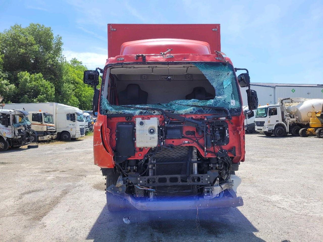 RENAULT D19 WIDE - Camion fourgon: photos 2 RENAULT D19 WIDE - Camion fourgon: photos 2