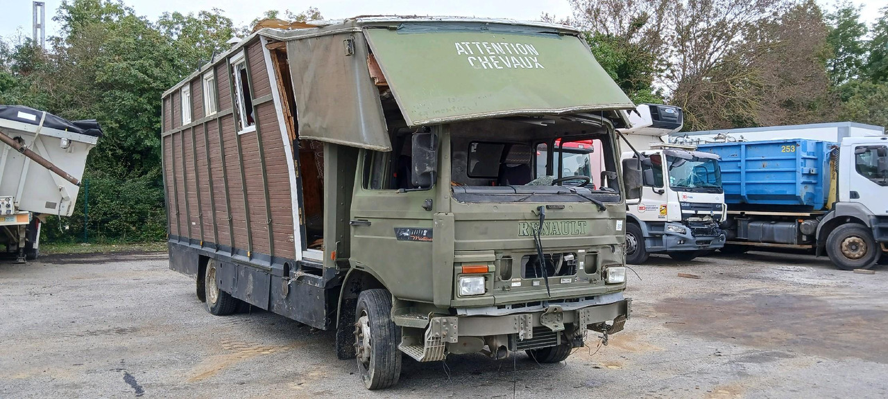 RENAULT M180 PORTEUR BETAILLERE - Camion chevaux: photos 1 RENAULT M180 PORTEUR BETAILLERE - Camion chevaux: photos 1