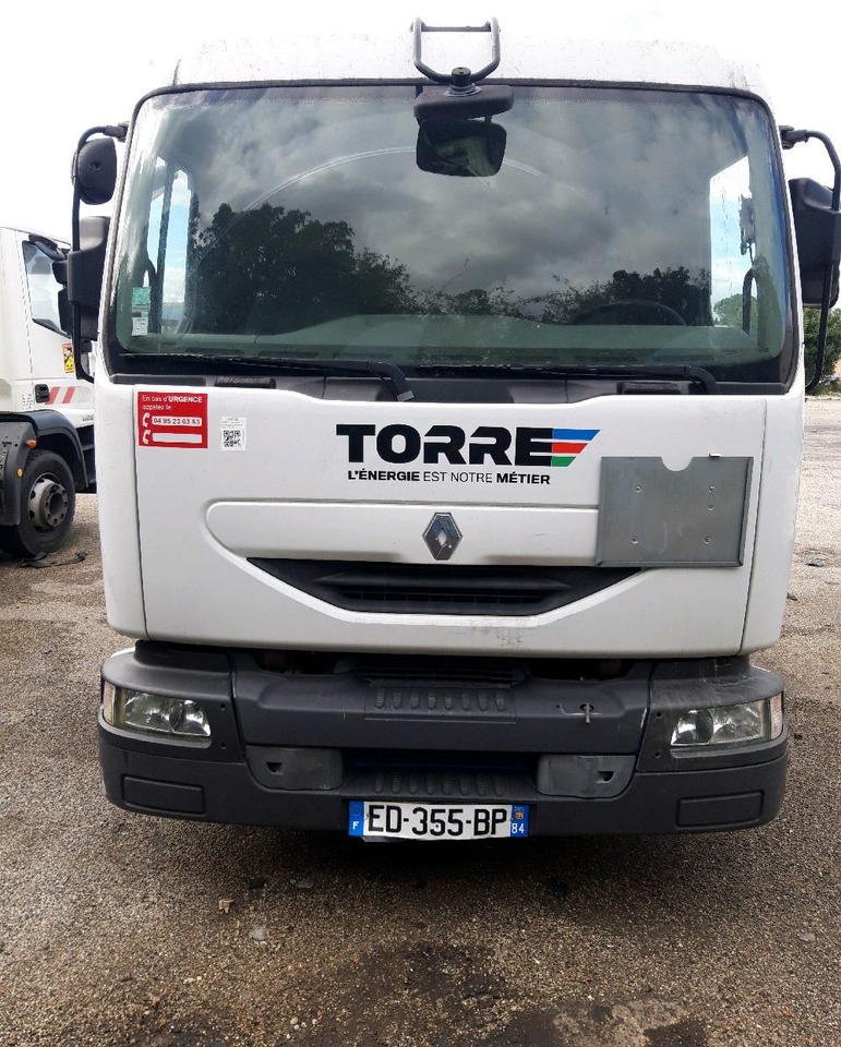 RENAULT MIDLUM CITERNE 7500 - Camion citerne: photos 2 RENAULT MIDLUM CITERNE 7500 - Camion citerne: photos 2