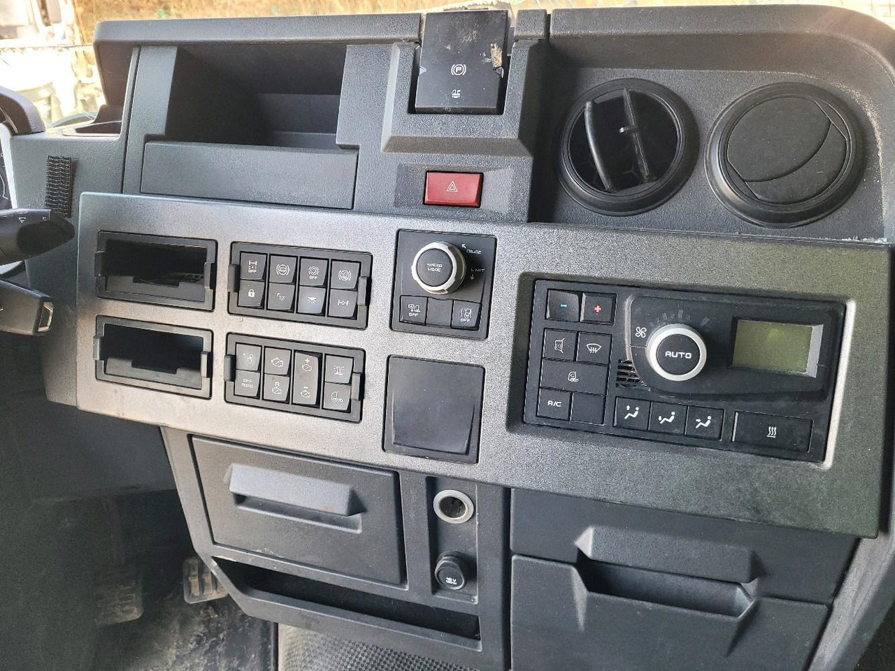 Tracteur routier RENAULT T 480: photos 13