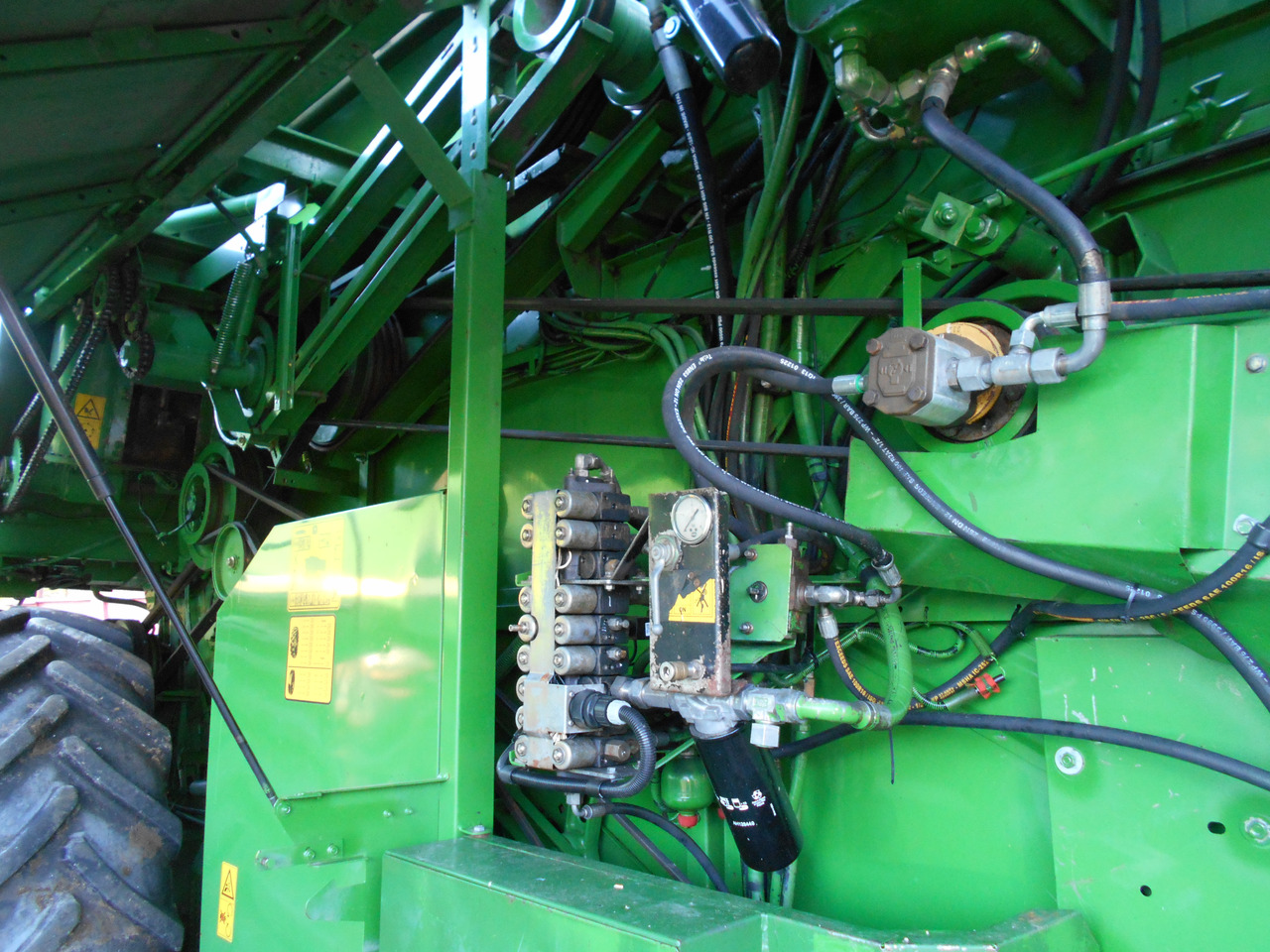 Kombajn do zboża John deer 2258 - Matériel de récolte: photos 5 Kombajn do zboża John deer 2258 - Matériel de récolte: photos 5