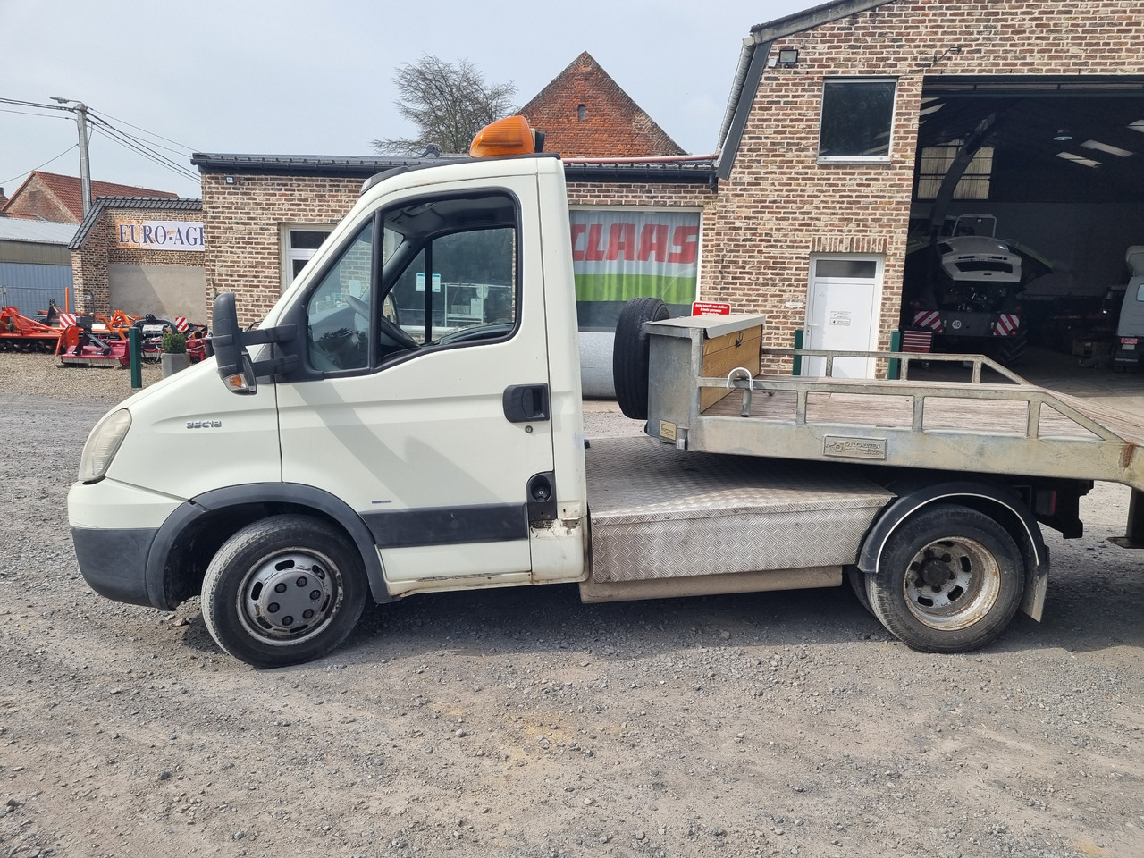 IVECO DAILY 35C18 - Tracteur routier BE: photos 1 IVECO DAILY 35C18 - Tracteur routier BE: photos 1