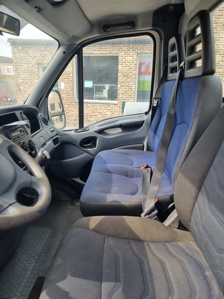 IVECO DAILY 35C18 - Tracteur routier BE: photos 5 IVECO DAILY 35C18 - Tracteur routier BE: photos 5