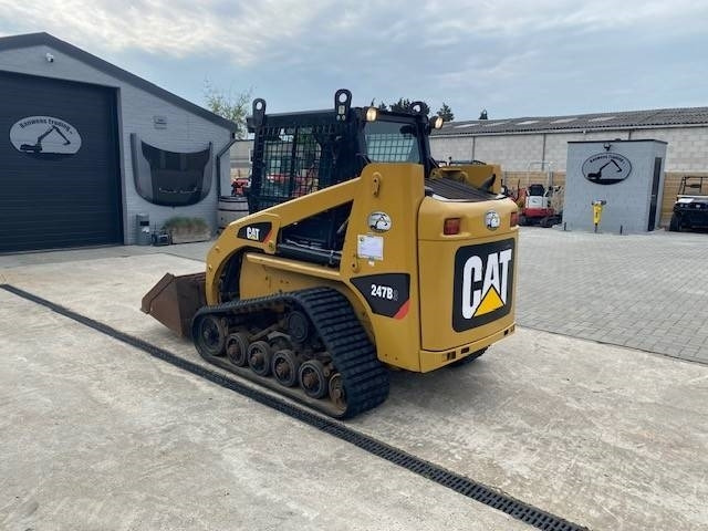CAT 247 B 3 - Mini chargeuse: photos 4 CAT 247 B 3 - Mini chargeuse: photos 4