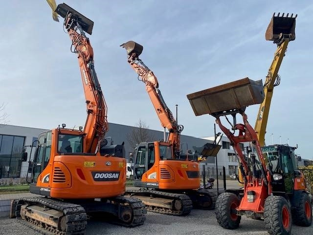 Doosan DX140LCR-5 - Pelle sur chenille: photos 1 Doosan DX140LCR-5 - Pelle sur chenille: photos 1